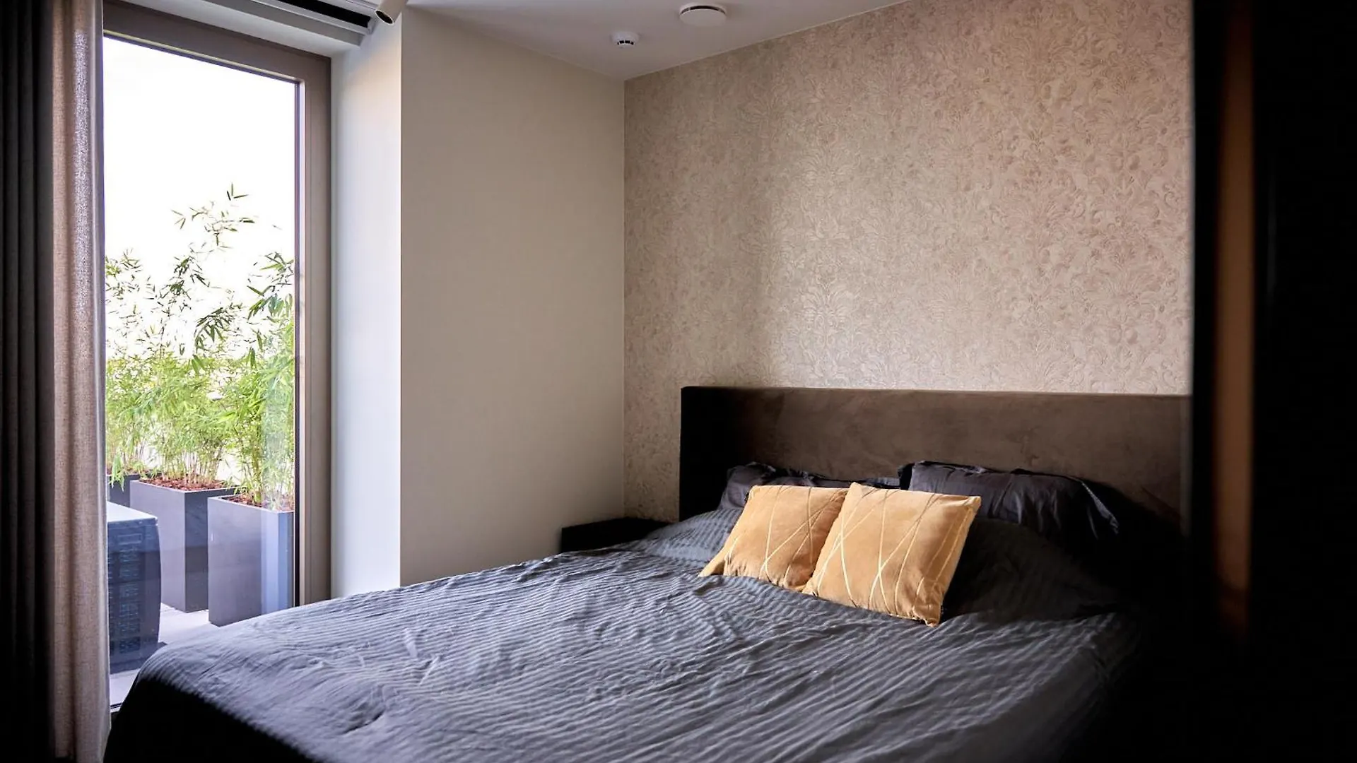Kaoz Highstreet The Luxury Loft Apartment Hoogstraten 0*,